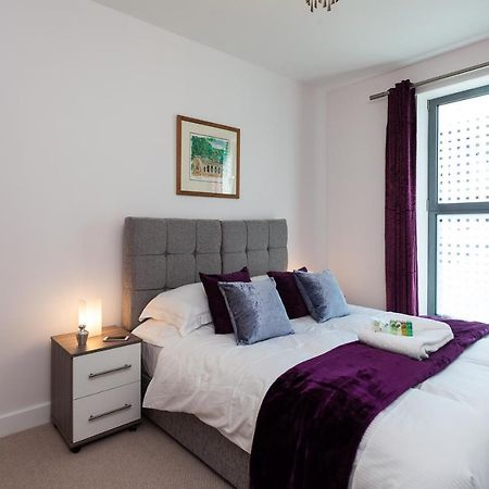 Self-Contained Town Centre One Bedroom Apartments By Helmswood Serviced Apartments 레드힐 외부 사진