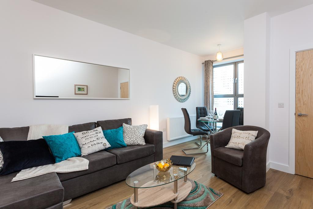 Self-Contained Town Centre One Bedroom Apartments By Helmswood Serviced Apartments 레드힐 외부 사진