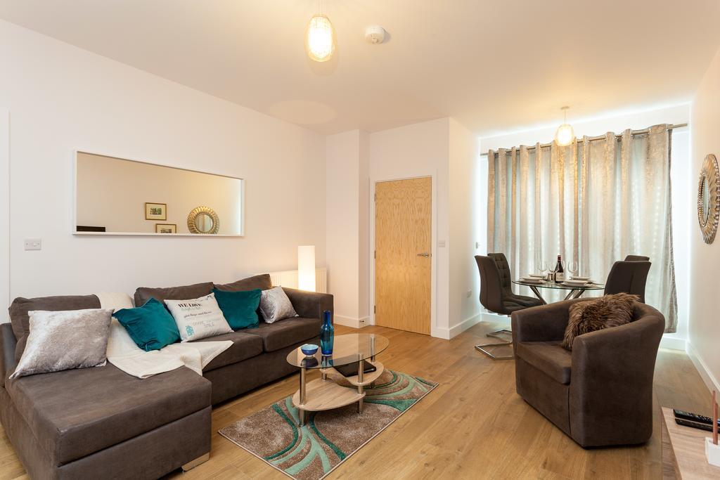 Self-Contained Town Centre One Bedroom Apartments By Helmswood Serviced Apartments 레드힐 외부 사진