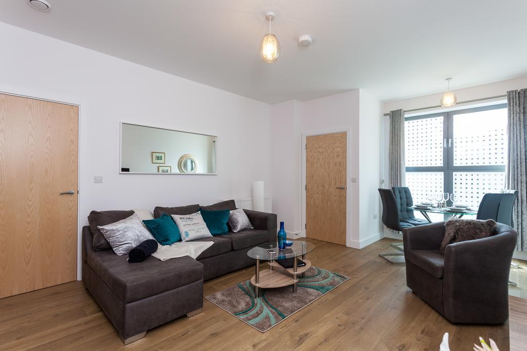 Self-Contained Town Centre One Bedroom Apartments By Helmswood Serviced Apartments 레드힐 외부 사진
